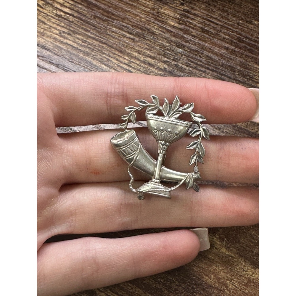 Vintage Estate Coro‎ Sterling Silver Horn of Plenty Brooch Pin! 132 - Picture 2 of 5